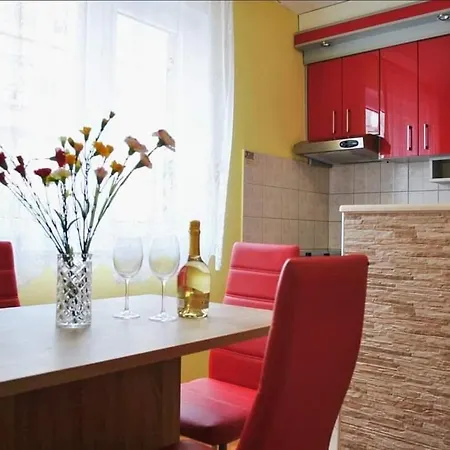 公寓 With Parking Space - 18898