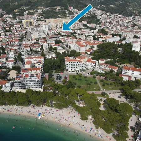 With A Parking Space - 18898 Apartment Makarska