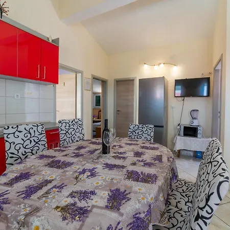 Apartment With A Parking Space - 18898 Makarska