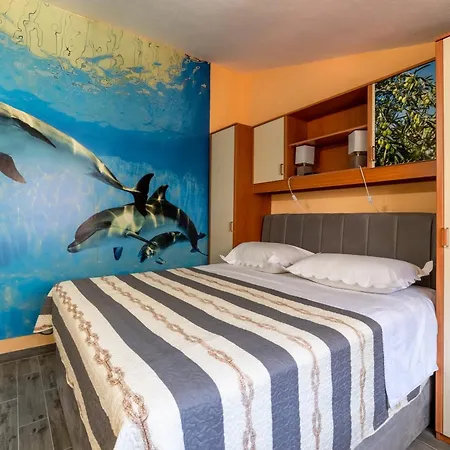 With Parking Space - 18898 Apartmán