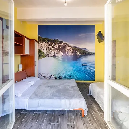 Apartments With Hot Tub Makarska - 18898 Apartmán Makarská