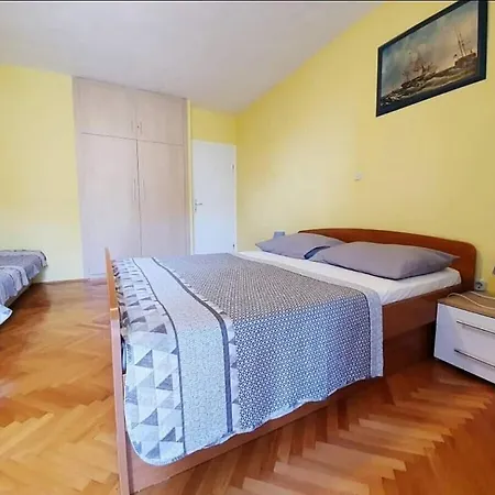 Apartmán With Parking Space - 18898 Makarská