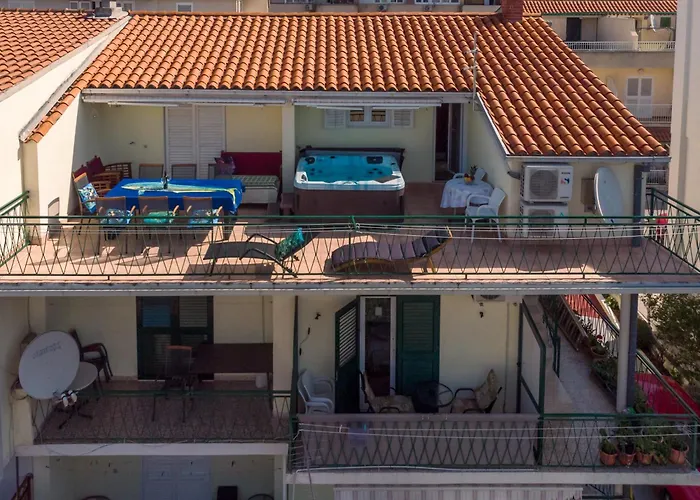 Apartment With Parking Space - 18898 *