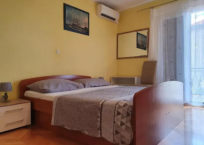 Apartment With Parking Space - 18898 *