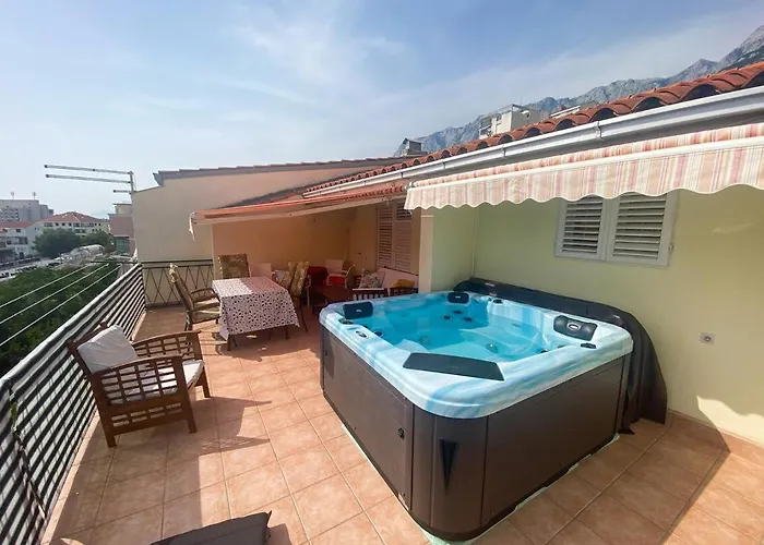 Apartment With Parking Space - 18898 Makarska