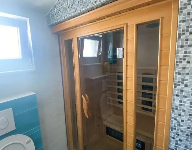 Apartment With Parking Space - 18898 Makarska